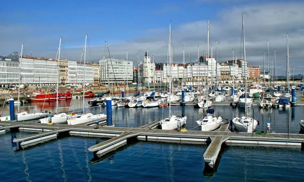 Marina Coruna和西班牙加利西亚的典型建筑 — 图库照片