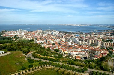 Cristo Rei, Portekiz 'den Almada' nın panoramik görüntüsü