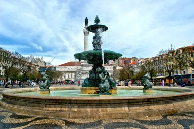 Portekiz, Lizbon 'daki Rossio Meydanı' nda Çeşme