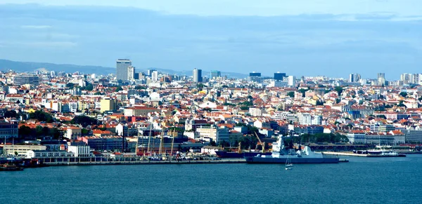 Panoramisch Uitzicht Lissabon Vanuit Het Heiligdom Cristo Rei Almada Portugal — Stockfoto