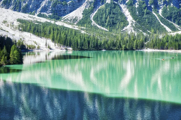 Beautiful Colors Braies Lake Summer Season Sunny Light Shadow Mountain — Stock Photo, Image