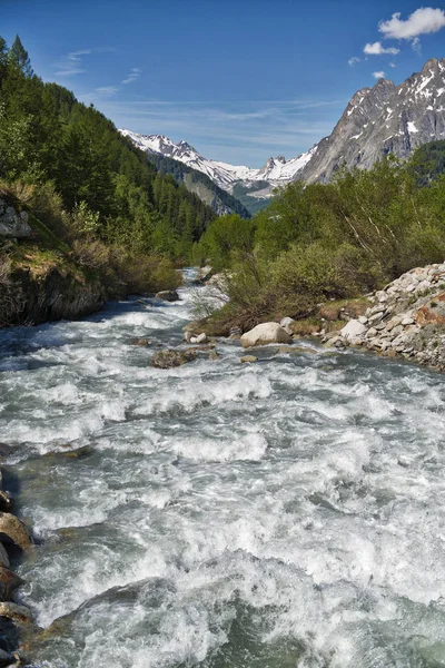 Rivière Dans Val Ferret Lors Fonte Des Neiges Printemps Vallée — Photo