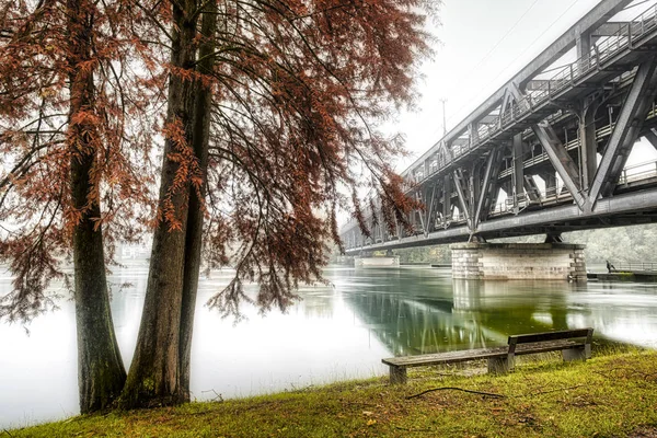 Eiserne Brücke Über Den Ticino Der Regenzeit Bei Hochwasser — Stockfoto