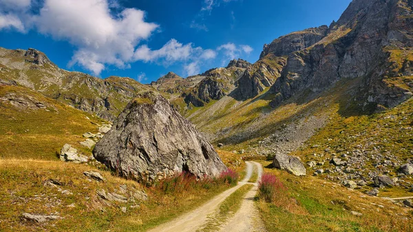 Carriage Road Valley Bottom Amphitheater Mountains Background — Stock Photo, Image