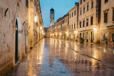 Alacakaranlıkta Dubrovnik tarihi kenti, Dalmaçya, Hırvatistan