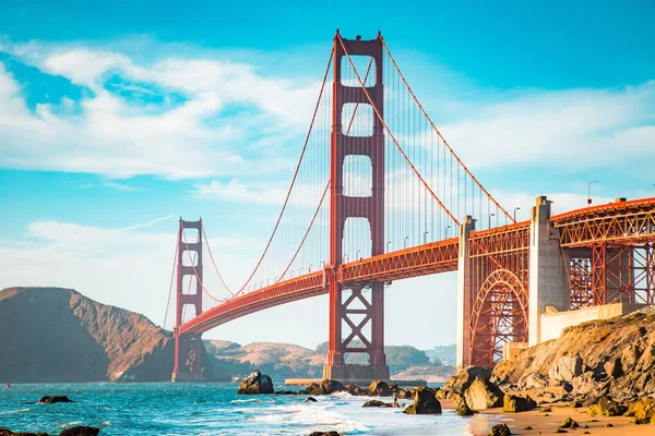 Puente de puerta de oro al atardecer, san francisco, california, EE.UU. —  Fotos de Stock