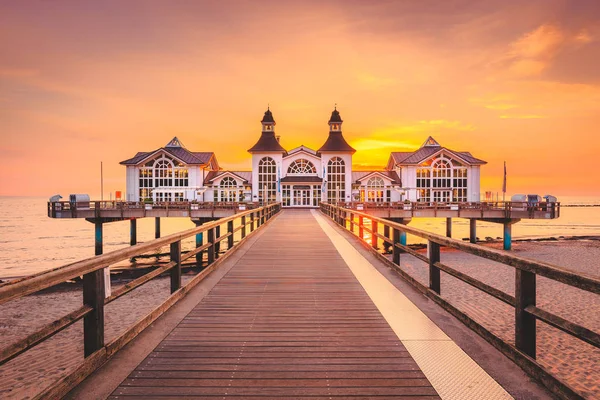 Ostseebad Sellin al amanecer, Mar Báltico, Alemania — Foto de Stock