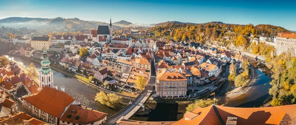 Ciudad histórica de Cesky Krumlov al amanecer, Bohemia, República Checa —  Fotos de Stock