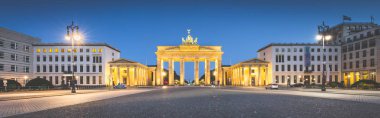 Alacakaranlıkta Berlin Brandenburg Kapısı, Almanya