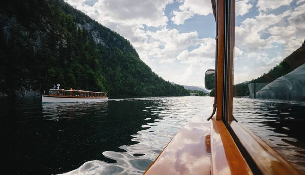 Traditional passenger boats on Koenigssee lake in summer, Bavaria, Germany — Stock Photo, Image