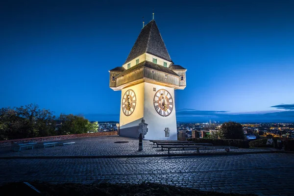 Grazer Uhrturm à noite, Styria, Áustria — Fotografia de Stock