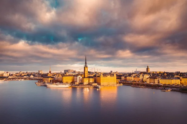 일출, 스웨덴, 스칸디나비아에서 스톡홀름 스카이 라인 — 스톡 사진