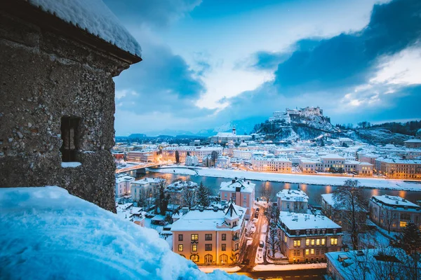 Vue classique de Salzbourg à Noël en hiver, Autriche — Photo