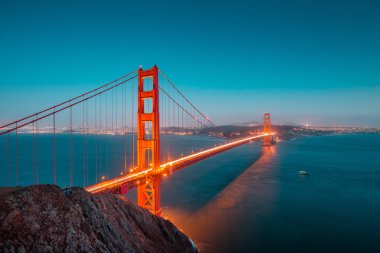 Golden Gate Köprüsü alacakaranlık, San Francisco, Kaliforniya, ABD