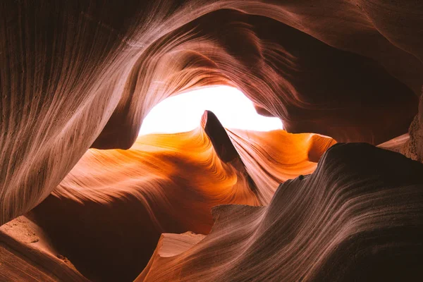 Csodálatos homokkő képződmények Antilop-kanyon, Arizona, Amerikai Egyesült Államok — Stock Fotó