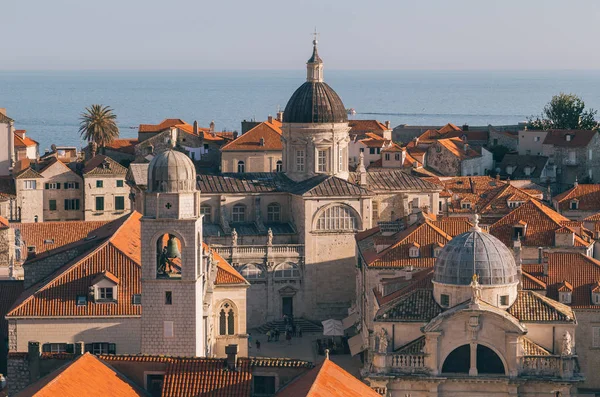 Dubrovnik terra cotta rooftops at sunset, Dalmatia, Croatia — Stock Photo, Image