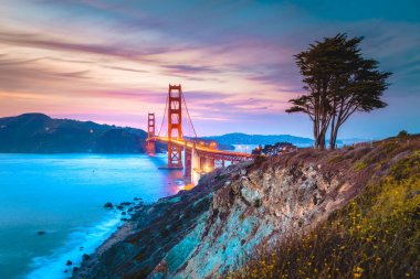 Alacakaranlıkta Golden Gate Köprüsü, San Francisco, Kaliforniya, Abd