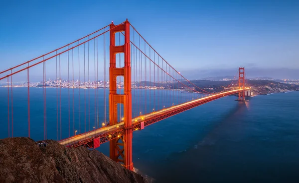 Golden Gate Köprüsü alacakaranlık, San Francisco, Kaliforniya, ABD — Stok fotoğraf