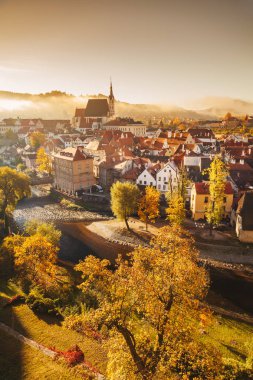 Gün doğumunda Cesky Krumlov tarihi kenti, Bohemya, Çek Cumhuriyeti