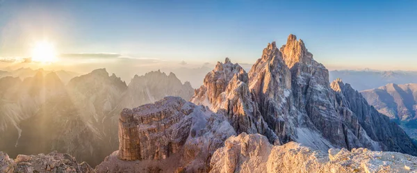 日没時のドロミテ山脈、南チロル、イタリア — ストック写真