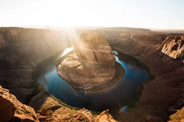 Geniş açı bakış at nalı Bend, günbatımı, Arizona, ABD