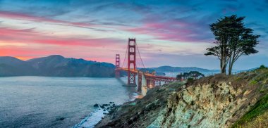 Alacakaranlıkta Golden Gate Köprüsü, San Francisco, Kaliforniya, Abd