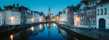 Geceleri Spiegelrei kanalı, Brugge, Flanders, Belçika