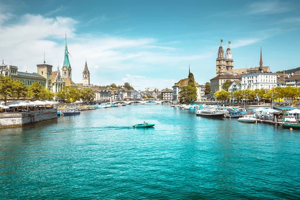 Zurich skyline panorama with river Limmat, Switzerland — Stock Photo, Image
