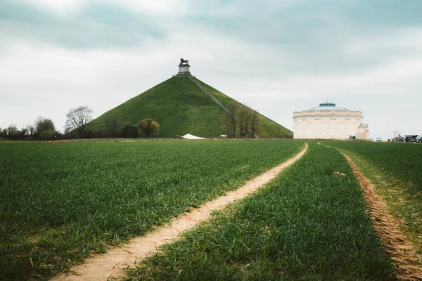 Słynny Mound Lwa miejsce pamięci na polu bitwy pod Waterloo, Belgia — Zdjęcie stockowe