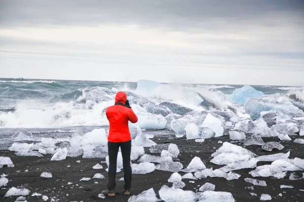 冰岛钻石海滩徒步旅行者 — 图库照片