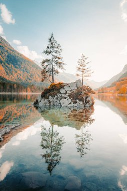 Gün batımında Hintersee Gölü, Bavyera, Almanya