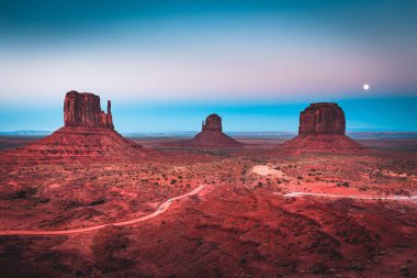 Ay ışığında Monument Valley, Arizona, Abd