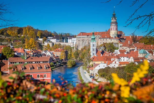 Ciudad histórica de Cesky Krumlov en otoño, Bohemia, República Checa — Foto de Stock