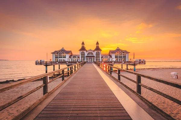 Ostseebad Sellin al amanecer, Mar Báltico, Alemania — Foto de Stock