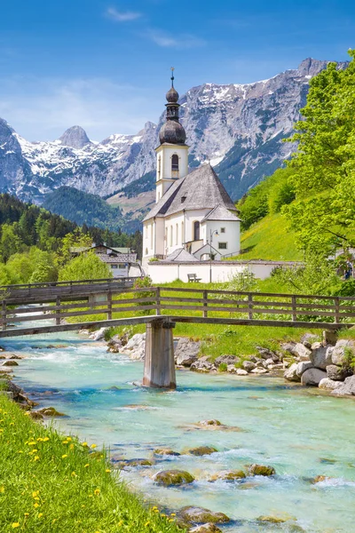 Igreja de Ramsau, Nationalpark Berchtesgadener Land, Baviera, Alemanha — Fotografia de Stock