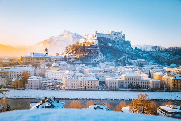 冬天，奥地利萨尔茨堡历史城 — 图库照片