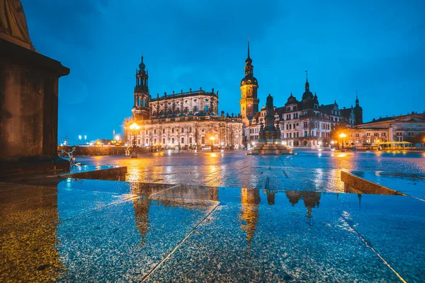 Vista Clásica Del Crepúsculo Del Centro Histórico Dresde Iluminado Por — Foto de Stock