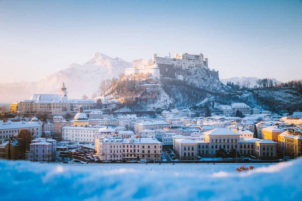 Klassiek Uitzicht Historische Stad Salzburg Met Beroemde Hohensalzburg Vesting Salzach — Stockfoto