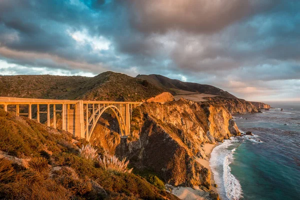 Escénica Vista Panorámica Del Histórico Puente Bixby Creek Largo Mundialmente —  Fotos de Stock