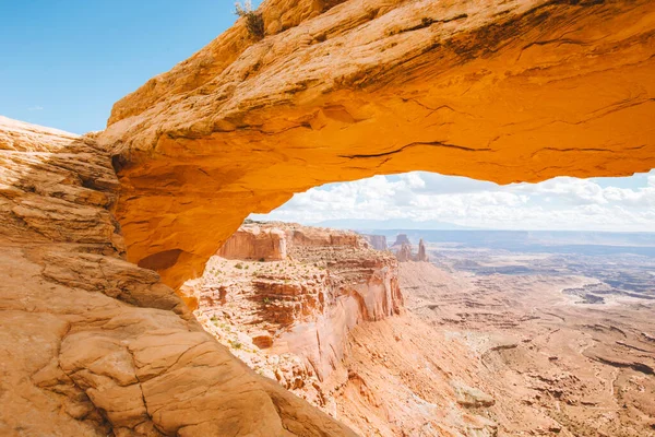 Klasszikus Kilátás Ból Híres Mesa Arch Jelképe Amerikai Southwest Megvilágított — Stock Fotó