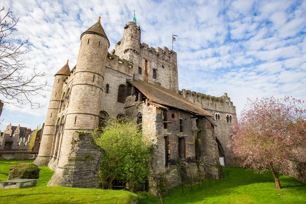 Bela Vista Famoso Castelo Gravensteen Medieval Belo Dia Ensolarado Com — Fotografia de Stock