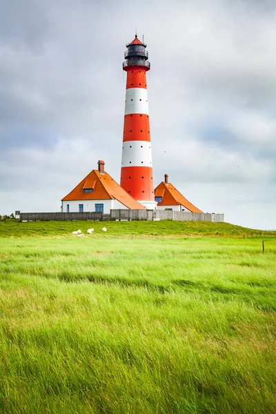 Krásný Výhled Slavný Westerheversand Slunečného Dne Modrou Oblohou Mraky Létě — Stock fotografie