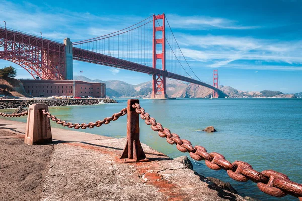 Fort Point Ulusal Tarih Bölgesi Ile Ünlü Golden Gate Köprüsü — Stok fotoğraf