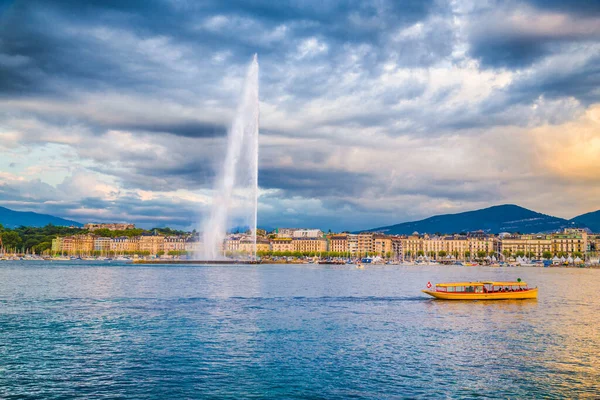 Blick Auf Die Historische Genfer Skyline Mit Dem Berühmten Jet — Stockfoto