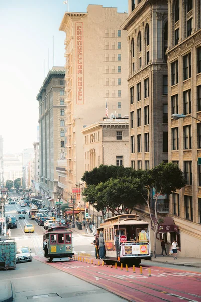 Traditionelle Powell Hyde Seilbahnen Fahren Zentrum Von San Francisco Wunderschönen — Stockfoto