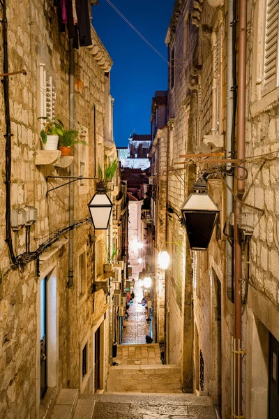 Klassiek Verticaal Uitzicht Kleine Steegjes Oude Stad Van Dubrovnik Prachtige — Stockfoto