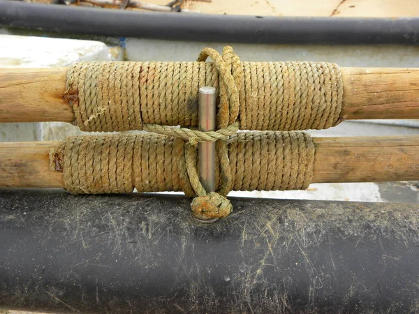 Corde Est Enroulée Sur Des Rames Bois Gros Plan Une — Photo