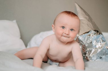 mutlu bebek ve annesi