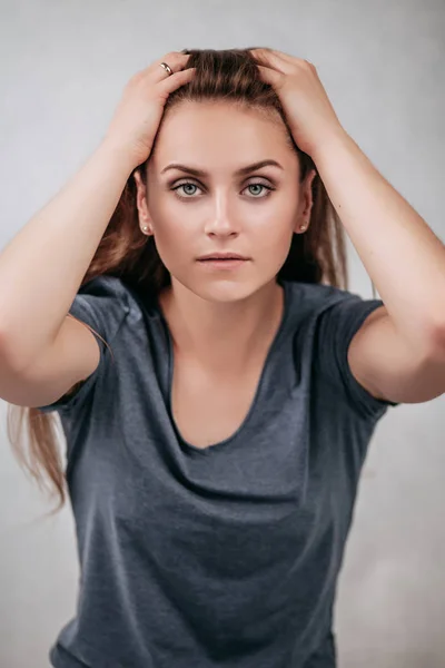 Beautiful Girl Posing Studio — Stock Photo, Image