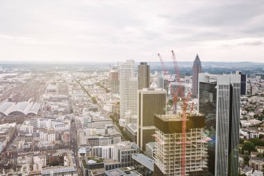 cityscape gökdelenler ve binalar Frankfurt, Almanya ile in havadan görünümü 